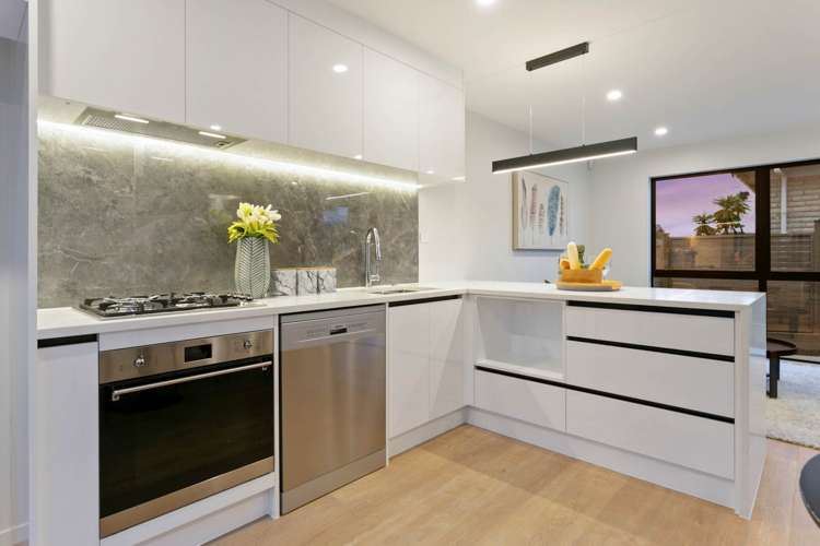 1b Valron Road Te Atatu South_7