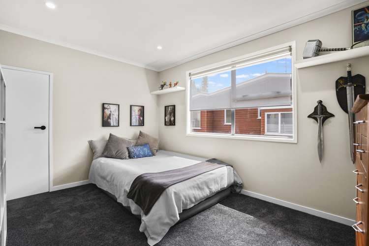 25 Finlow Drive Te Atatu South_15