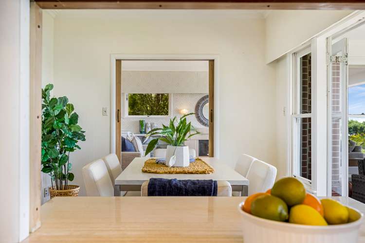 70 Seacliffe Avenue Narrow Neck_10