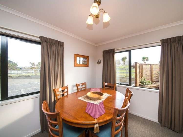 562 Lees Road Feilding_10