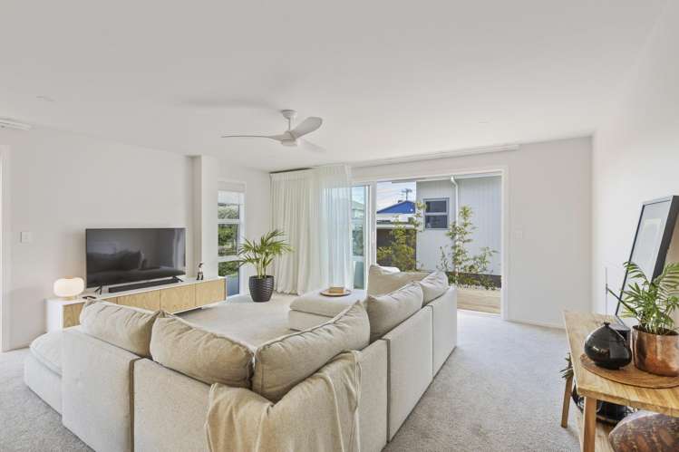199A Gill Street Strandon_13