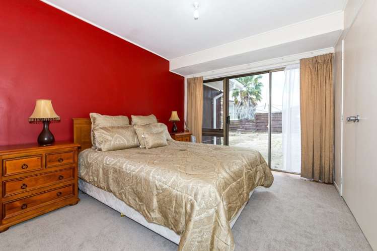 27 Diorella Drive Clover Park_10