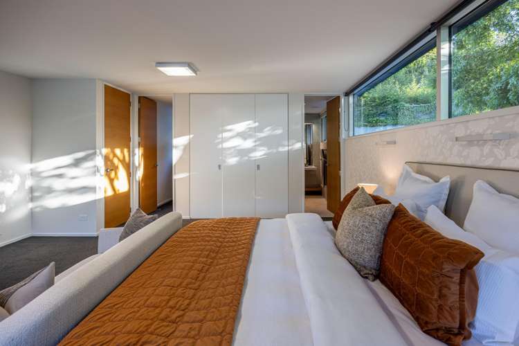 363 Peninsula Road Kelvin Heights_13