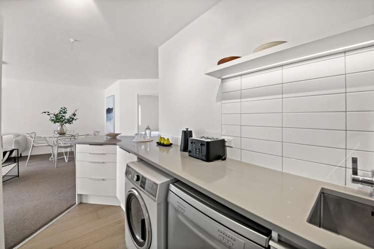 2/67 Sarsfield Street Herne Bay_6