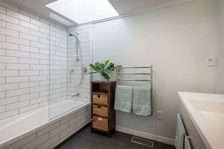 13 Coronation Street Belmont_20