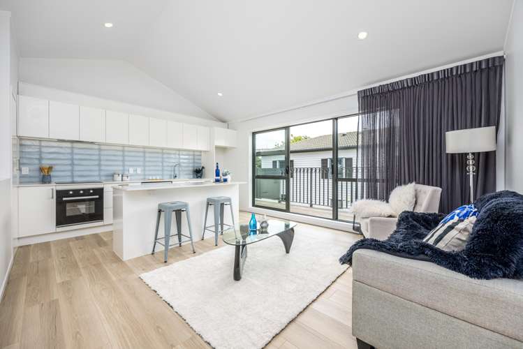 2/42 Saint Benedicts Street Eden Terrace_1