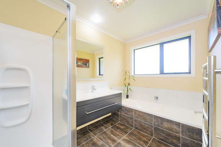 2A Galea Grove Kelvin Grove_7