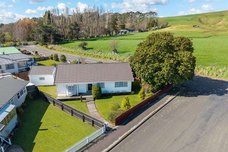 27 George Street Pahiatua_11