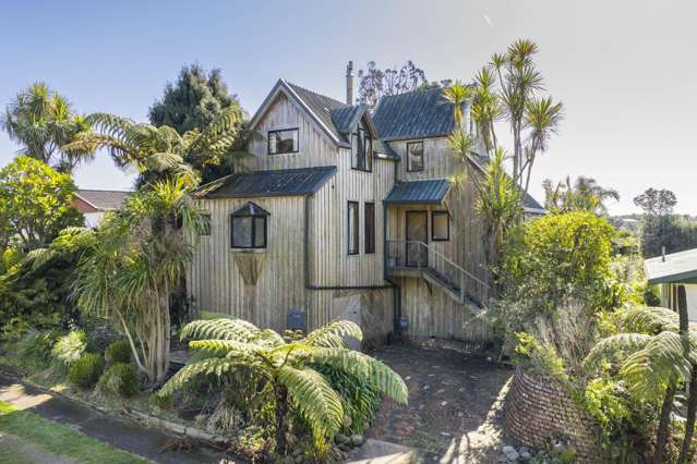 Charming Home with Space, Privacy & Views