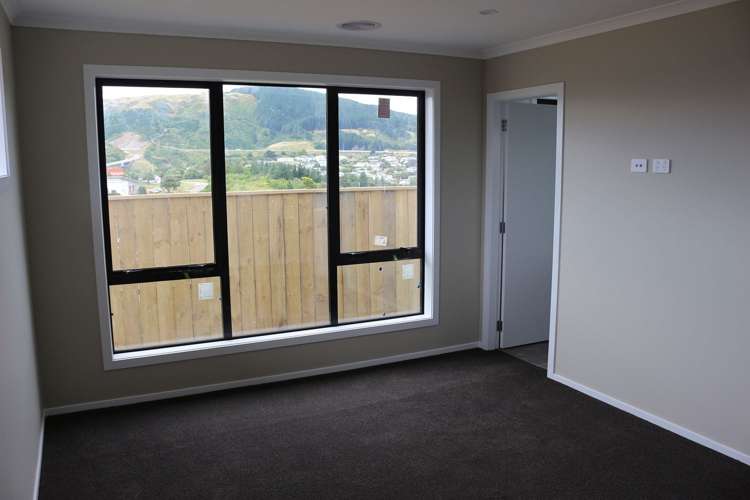 74 Hokioi Drive Kenepuru_14