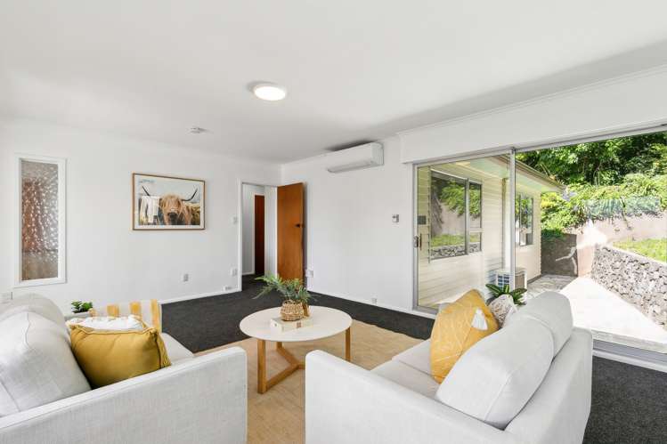 27 Turriff Crescent Tawa_3