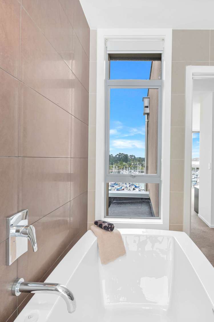 81 Pine Harbour Parade Beachlands_21