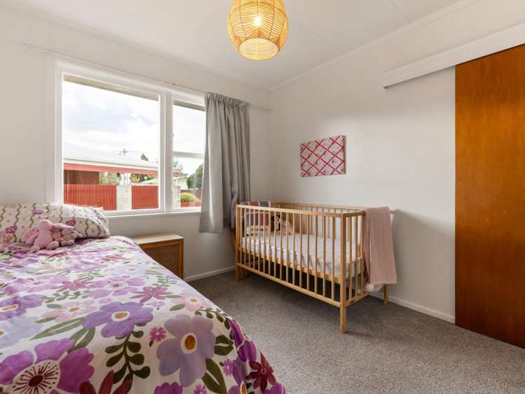 11 Forth Crescent Glenview_12