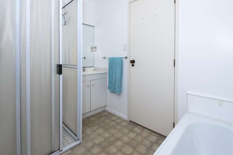 2/81 Wellington Street Howick_13