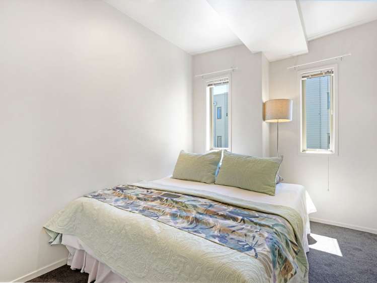 57/21 Hunters Park Dr Three Kings_13
