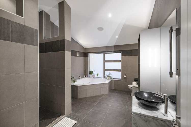 23 Contour Avenue Pyes Pa_35