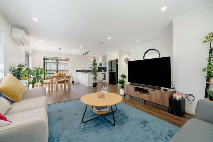 15 Frank Bunce Grove Flat Bush_9