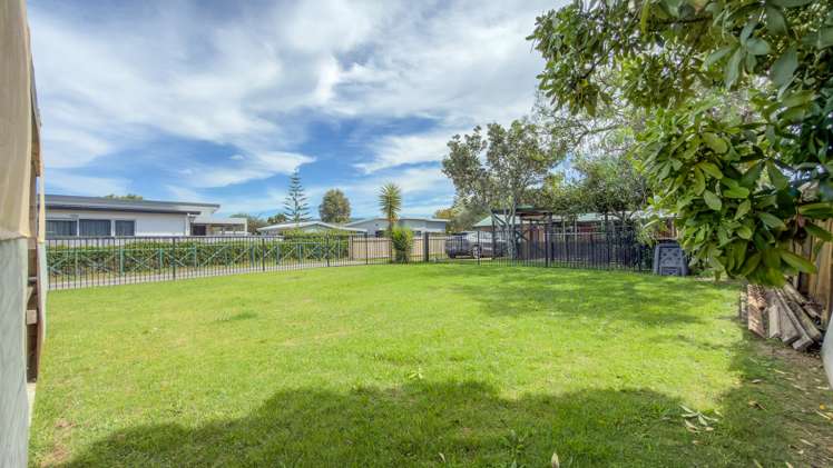 211a The Square Whangamatā_9