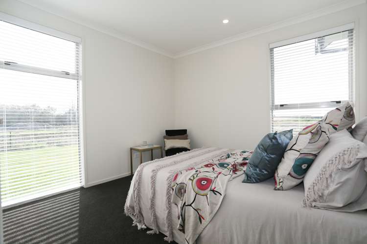 44 Arbuckle Road Frimley_12