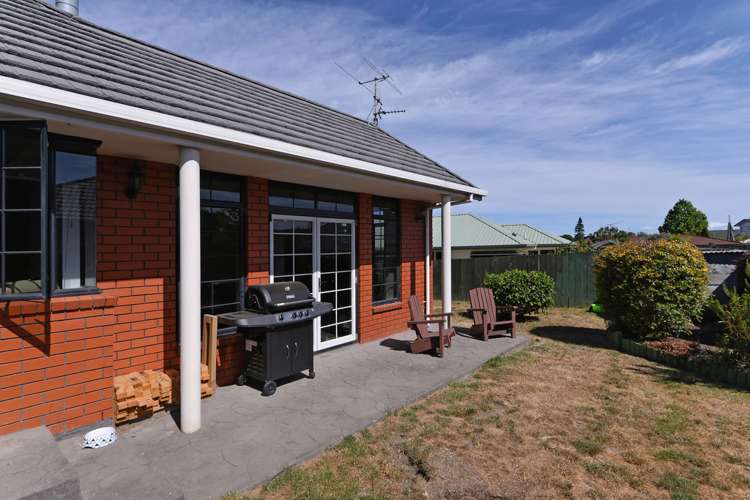 8 Aston Place Richmond_17