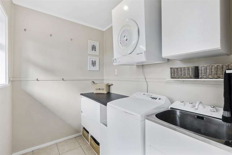 8 Quibray Place Botany Downs_20