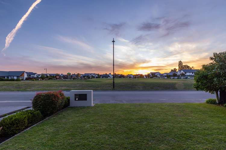 26 Waitikiri Square Parklands_4