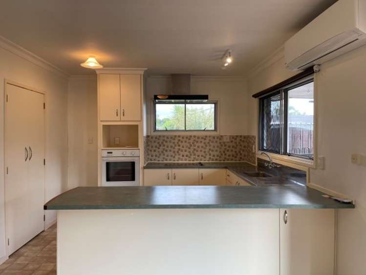 9 Strathmore Way Matua_1