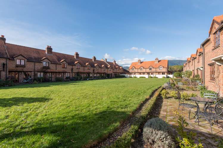 23/24 Quiet Woman Way Monaco_14