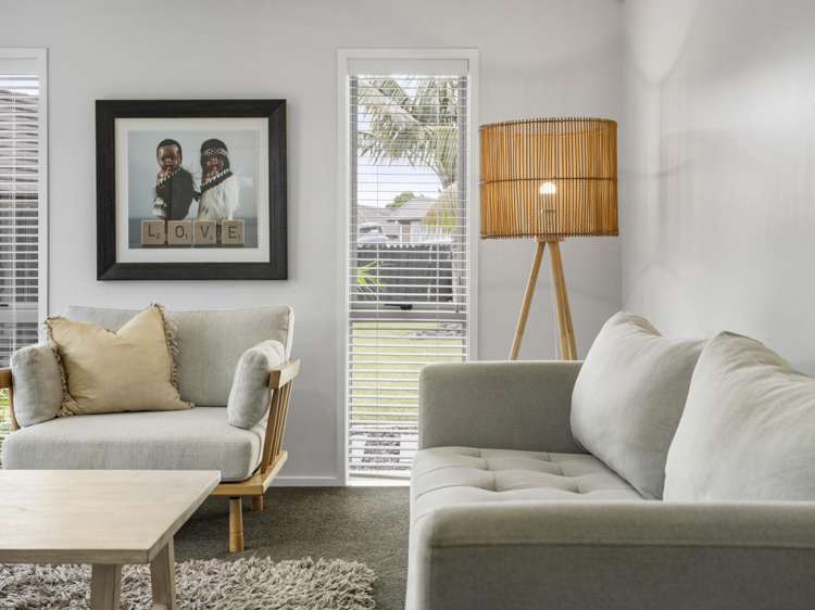 60 Intrepid Crescent Beachlands_5