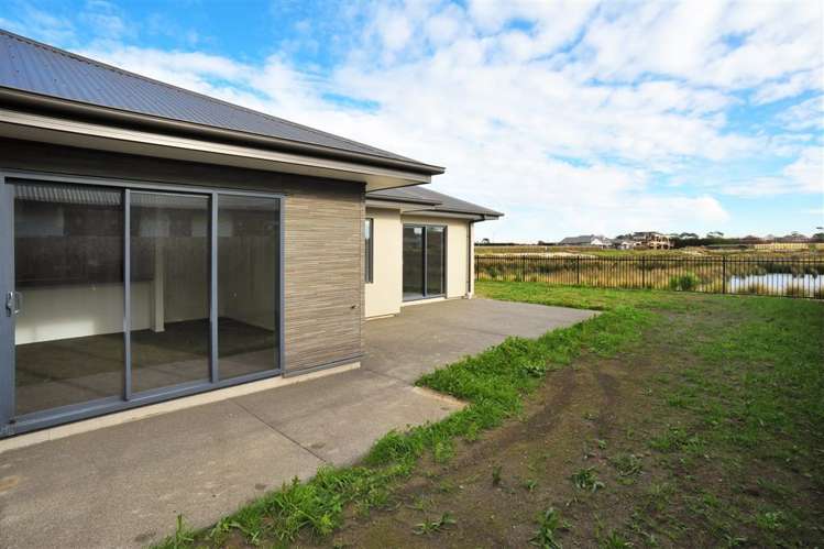 40 Vernon Drive Lincoln_10