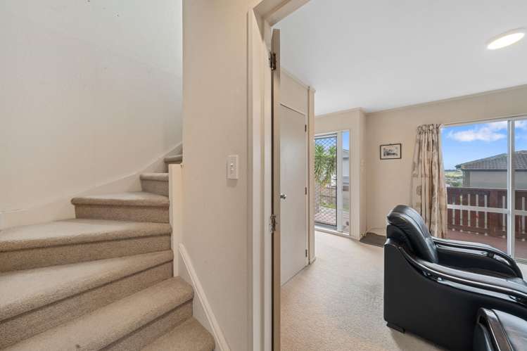 2/10 Lyell Court Clover Park_10