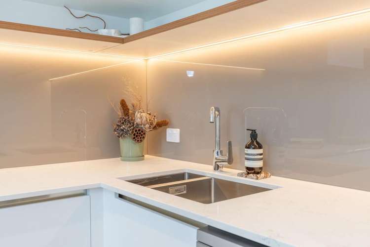 2/11 Spring Street_5