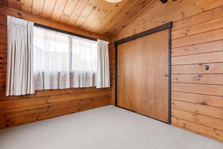 8 Bradbury Road Botany Downs_20