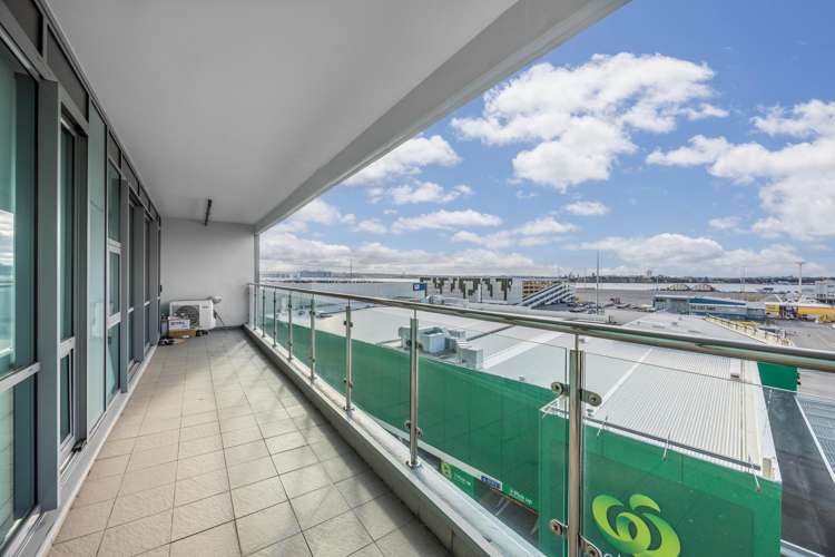 706/30 Beach Road Auckland Central_8