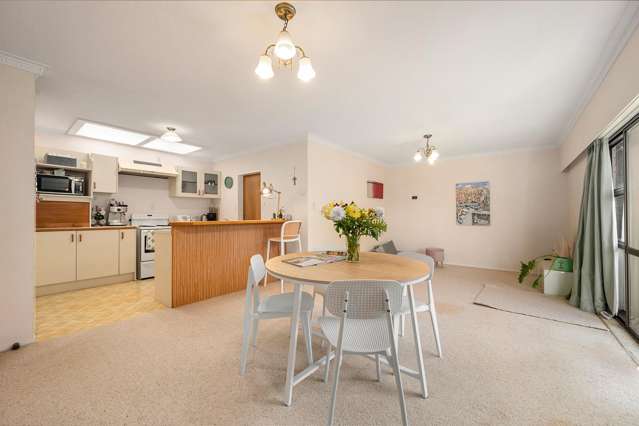 PERFECT DOWNSIZE OR STARTER!