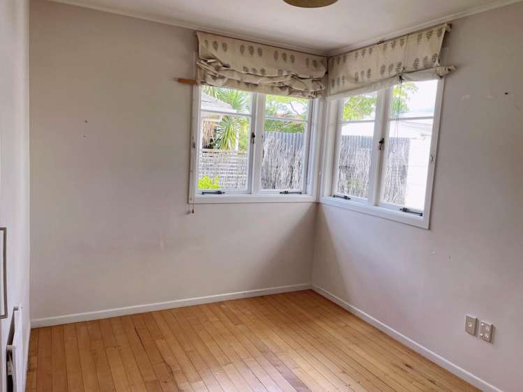 12 Vodanovich Road Te Atatu South_8