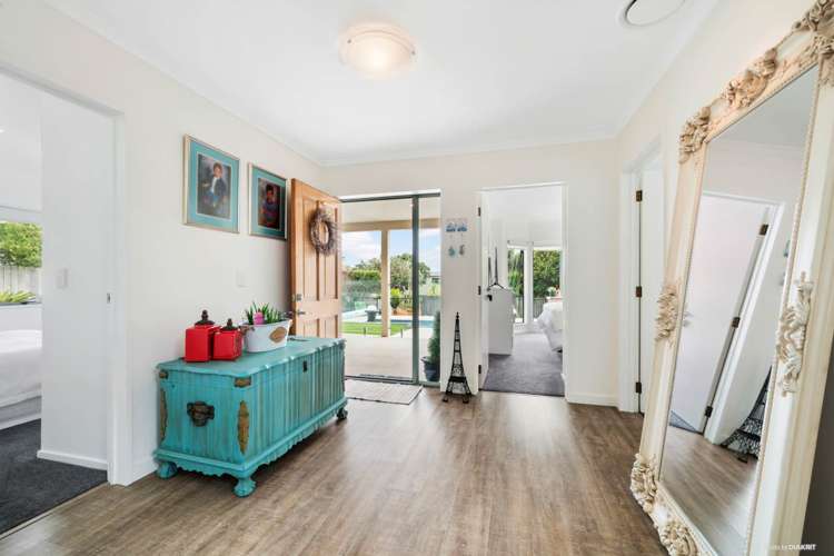 61 Alec Craig Way Gulf Harbour_18