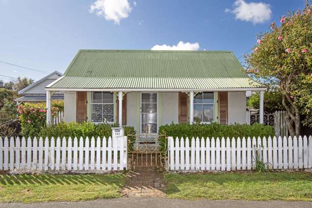 Two Bedroom Cottage in Sydenham