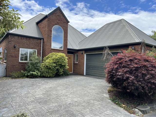 Sunny Townhouse in Avonhead