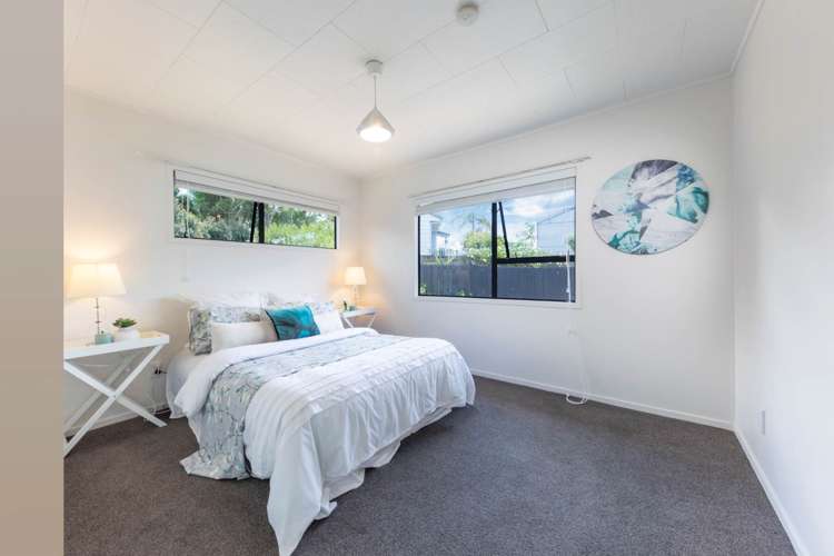 55 Meadowvale Rise Titirangi_10