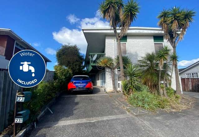 Spacious 3 Livings & 4 Bedrooms Home Macleans ...