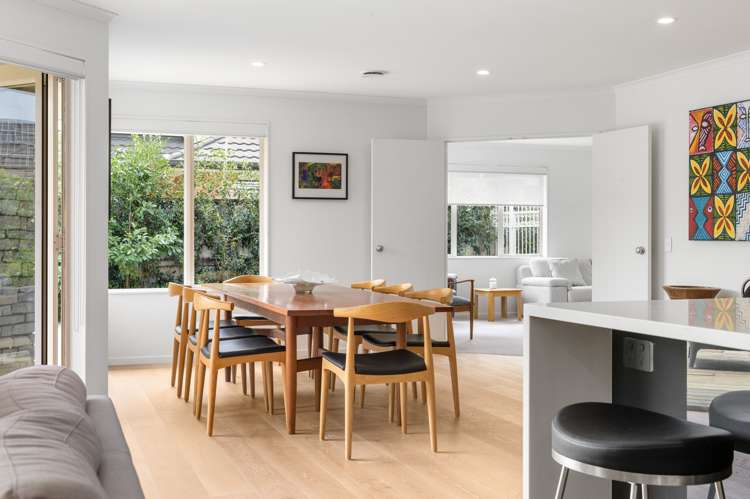 88 Huntington Drive Huntington_10