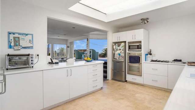 64 Codrington Crescent 1725_4