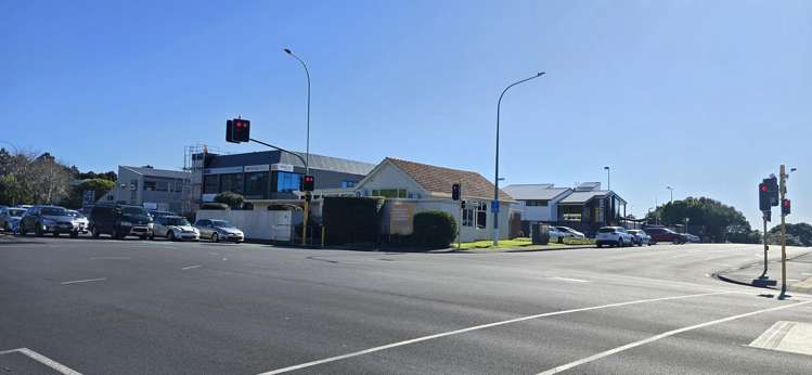 37 Taharoto Road Takapuna_2