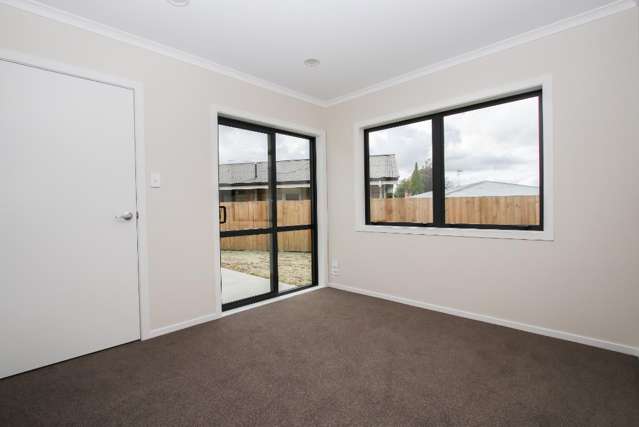 3/3 Southbrook Close 1071_1