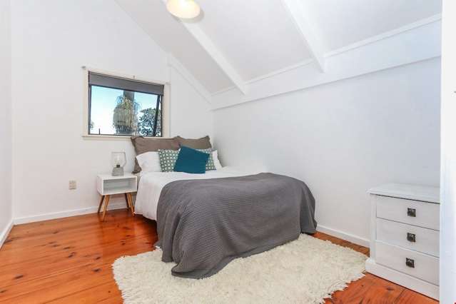 2/7a Seaside Avenue Waterview_4