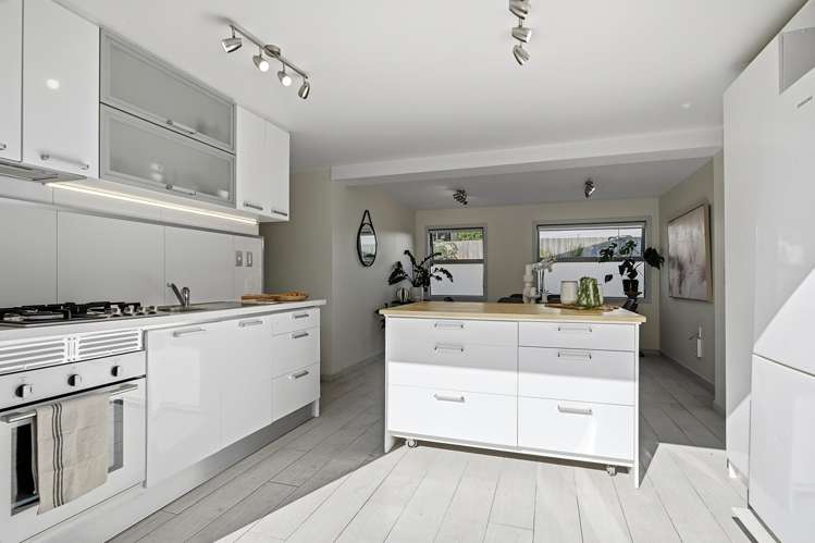 1&2/149 Eskdale Road Birkdale_15