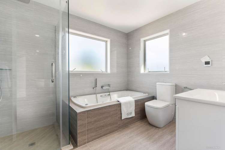 11 Tuangi Street Long Bay_11