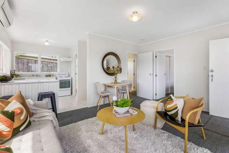 1/6 Segedin Place Glenfield_5