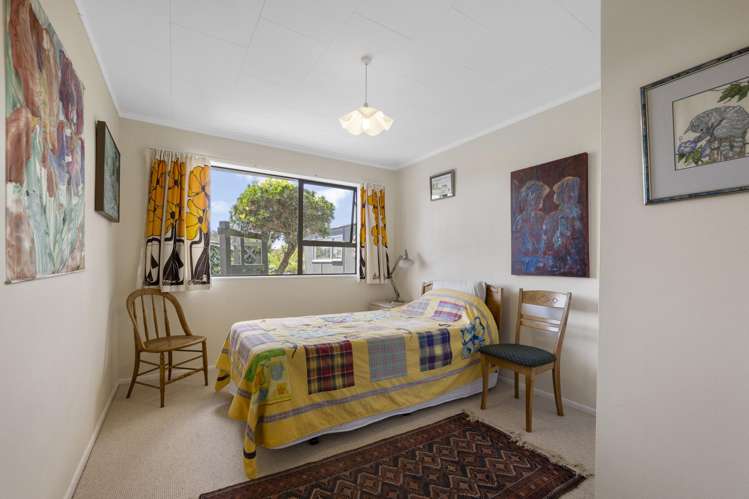 8 La Salle Drive Westown_14